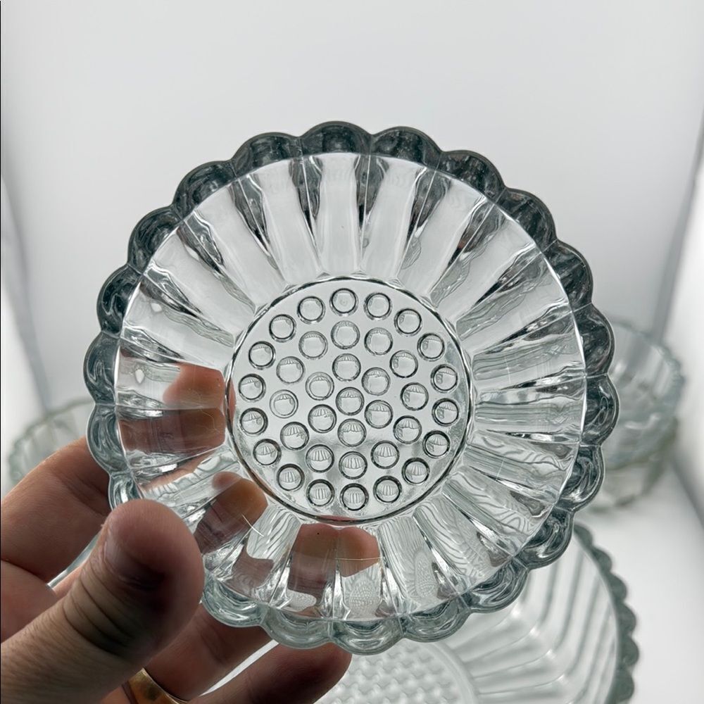 Jeannette Glass "National" Pattern Ribbed Pressed 1940's 5 Piece Berry Bowl Set - Picture 2 of 2